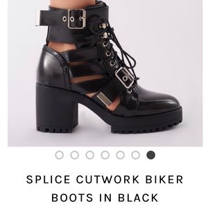 Biker boots in black